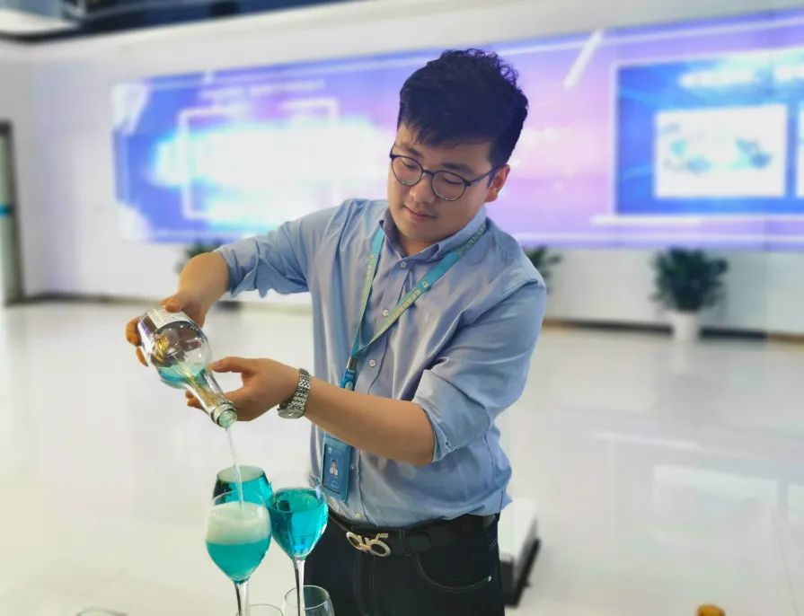 正规博彩平台推荐科技五周年—回首过往感恩携手，展望未来你我同行